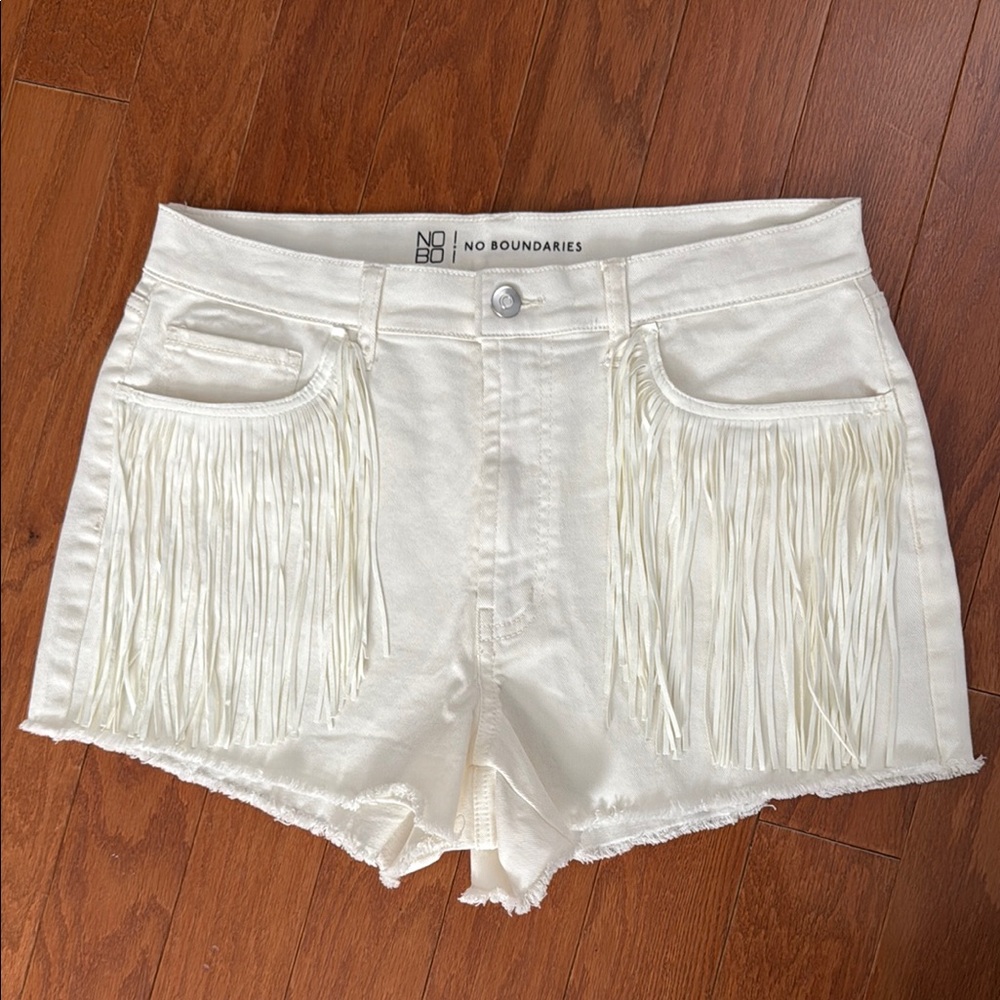 No Boundaries Jean Shorts with Fringe‎ NWOT